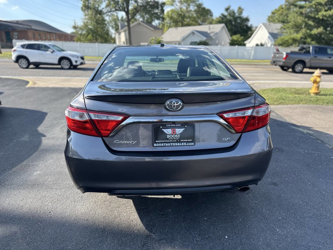 Used 2017 Toyota Camry SE image 6
