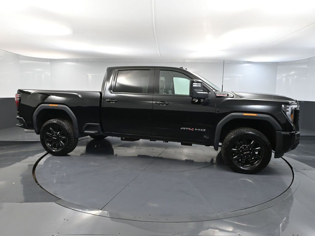 Used 2025 GMC Sierra 3500 AT4 image 4