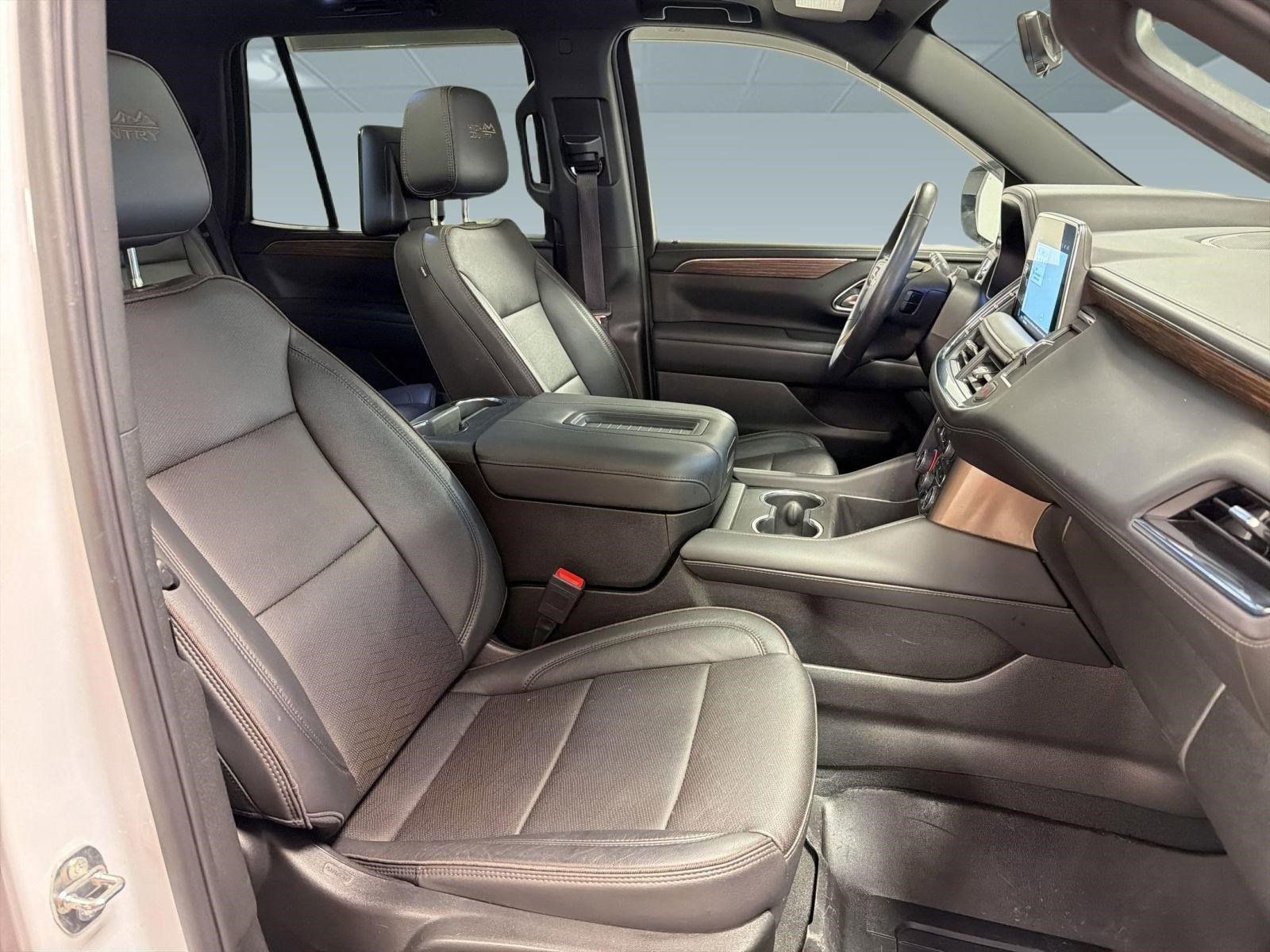 Used 2023 Chevrolet Tahoe High Country w/ Advanced Technology Package AWD/4WD image 31