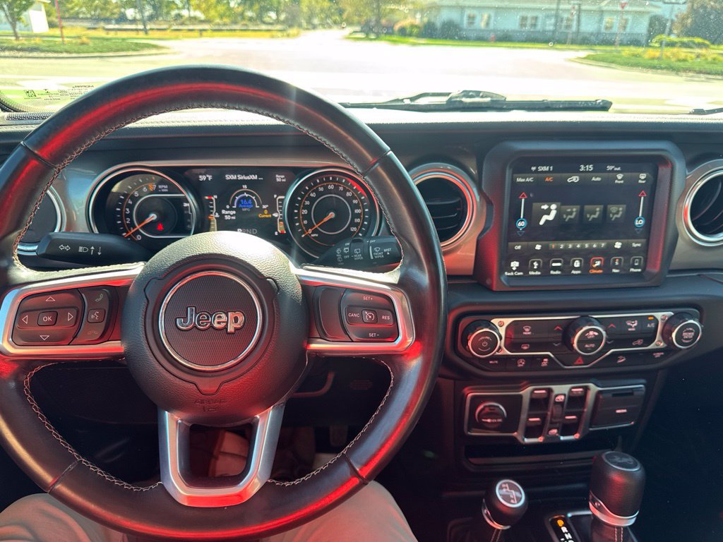 Used 2019 Jeep Wrangler Unlimited Sahara w/ Uconnect 4C Nav & Sound Group AWD/4WD image 3