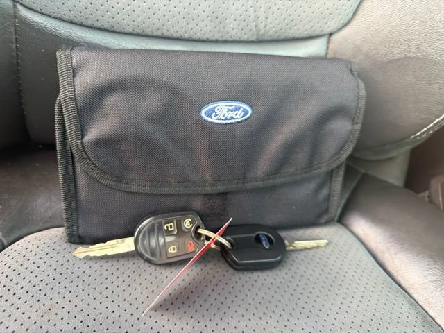 Used 2015 Ford Explorer XLT w/ Equipment Group 202B AWD/4WD image 25
