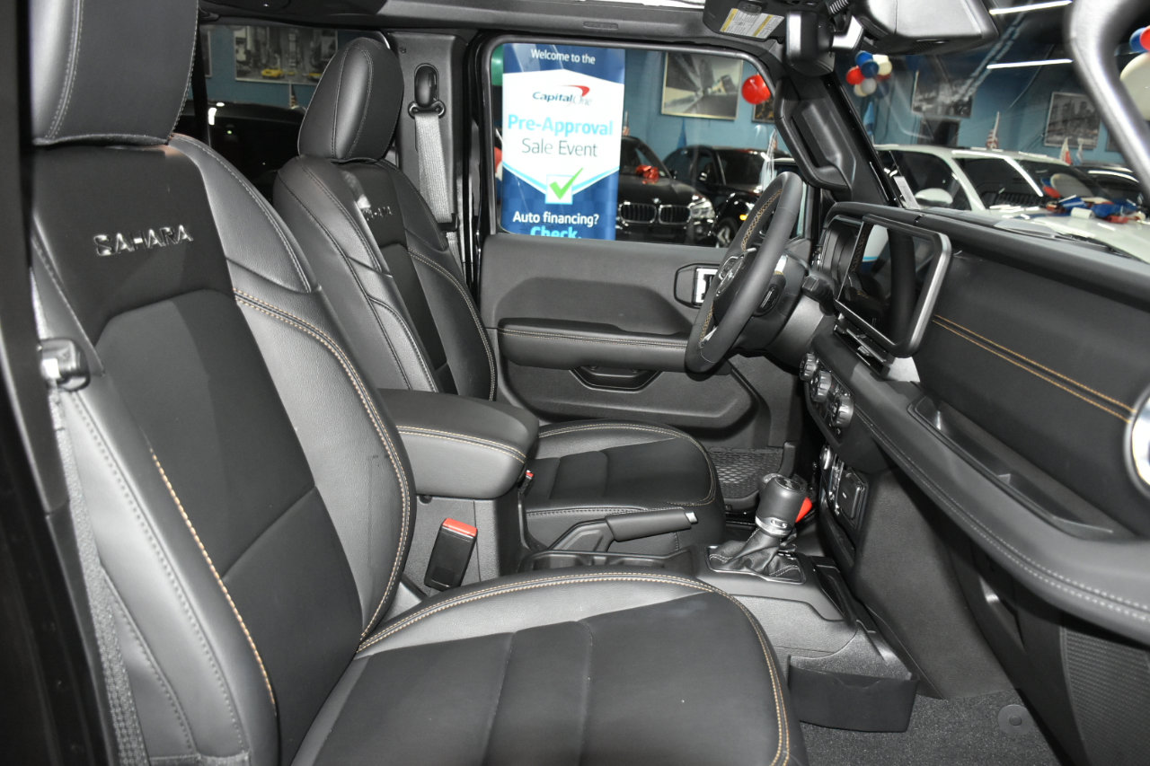 Used 2024 Jeep Wrangler Unlimited Sahara w/ Technology Group image 39