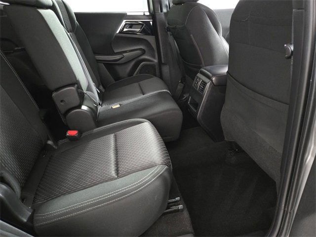 Used 2022 Mitsubishi Outlander ES image 16