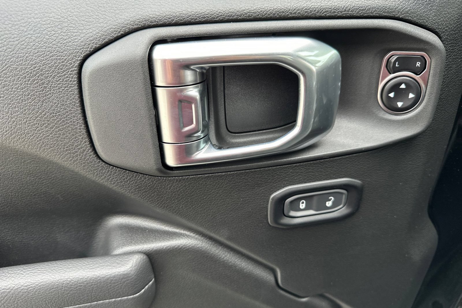 New 2025 Jeep Wrangler Unlimited Sport AWD/4WD image 12