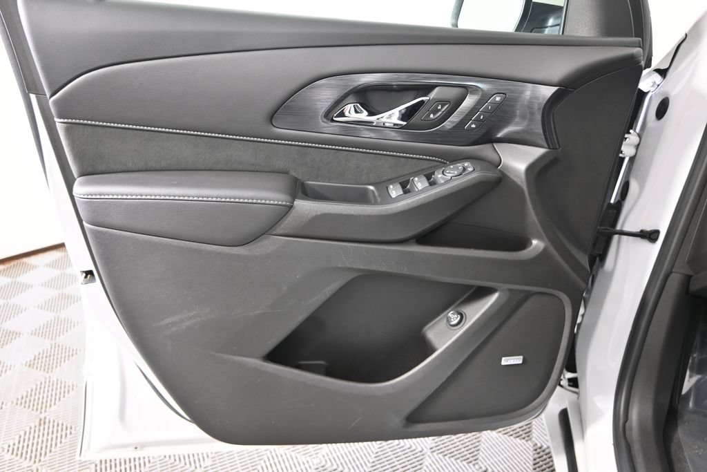 Used 2021 Chevrolet Traverse High Country AWD/4WD image 19