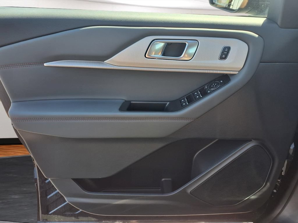 New 2026 Ford Explorer Active AWD/4WD image 16