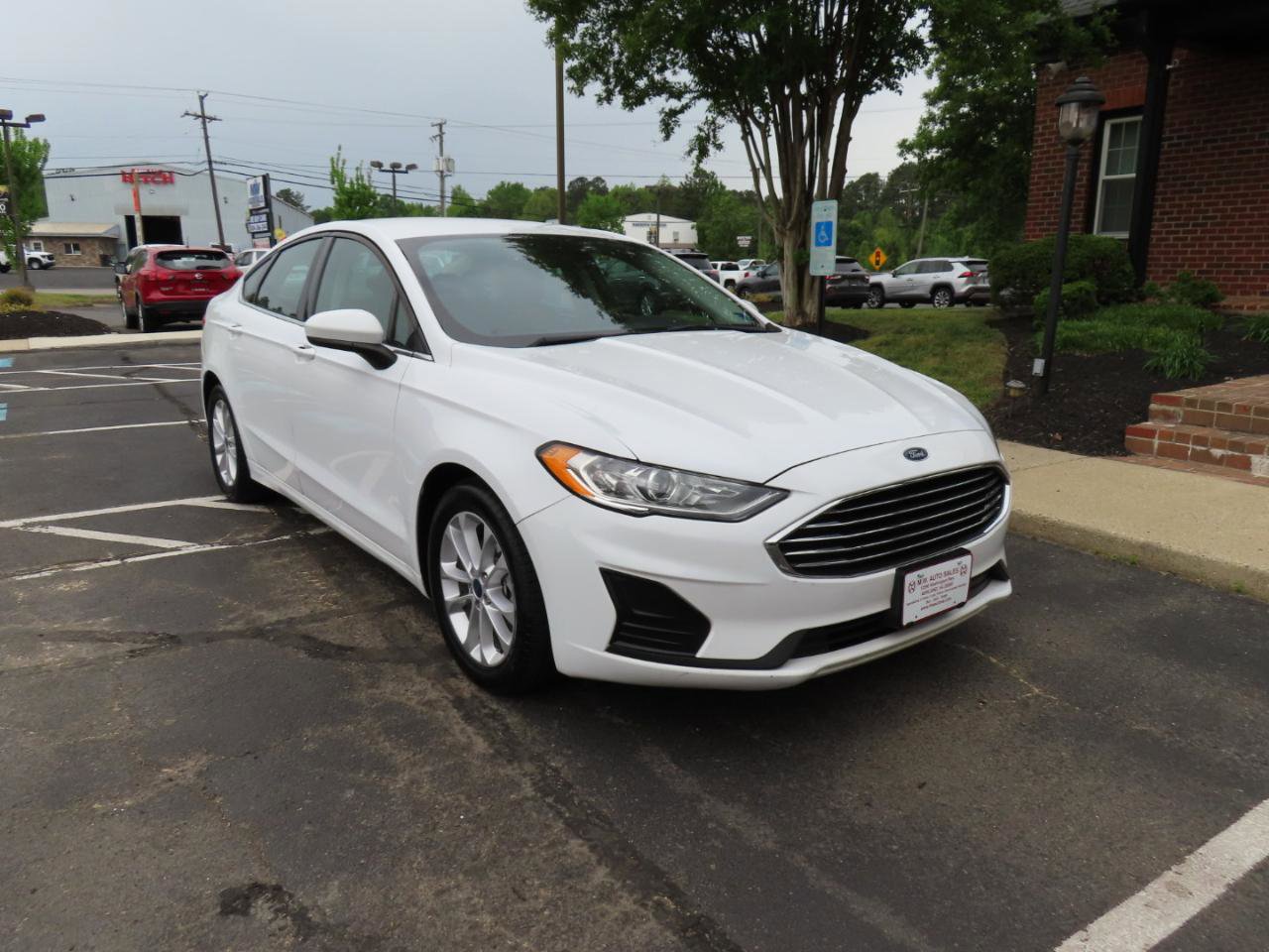 Used 2020 Ford Fusion SE FWD image 11