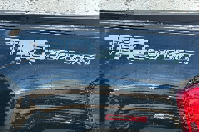 Used 2017 Toyota Tacoma TRD Sport w/ Tow Package image 31