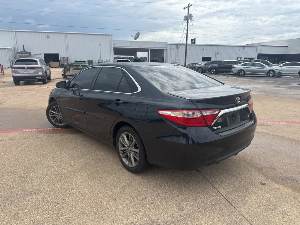 Used 2017 Toyota Camry SE FWD image 4