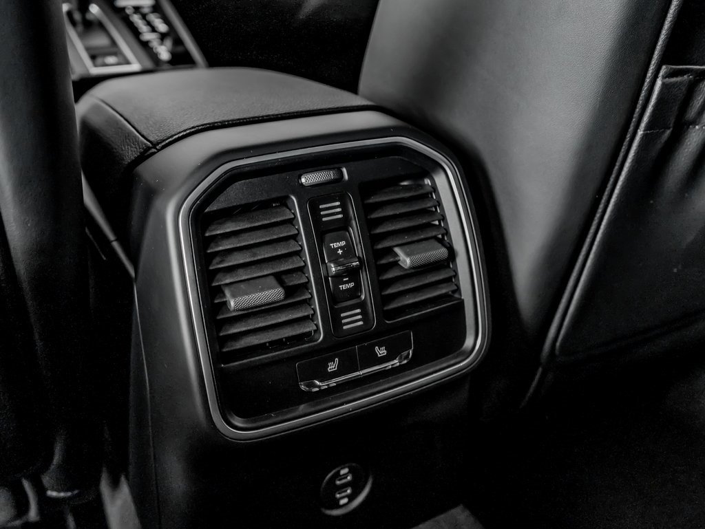 New 2026 Porsche Macan image 25