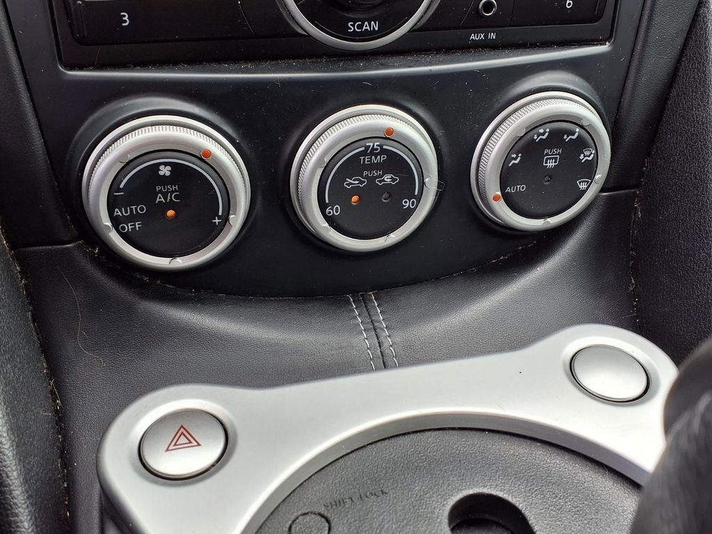 Used 2011 Nissan 370Z Coupe RWD image 9