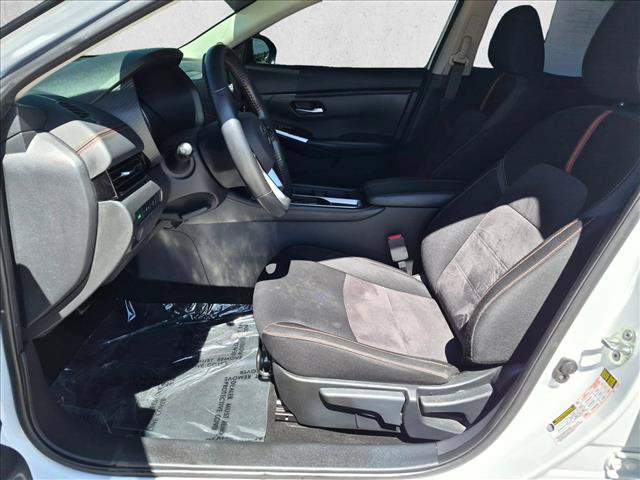 Used 2022 Nissan Sentra SR w/ Lighting Package FWD image 16