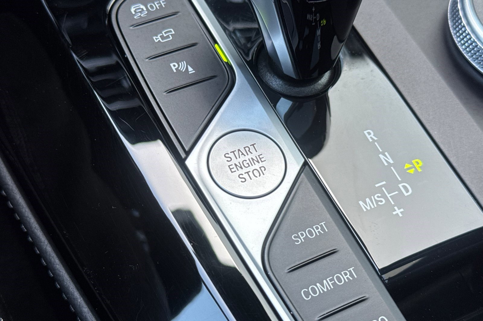 Used 2023 BMW X4 M40i w/ Premium Package image 34