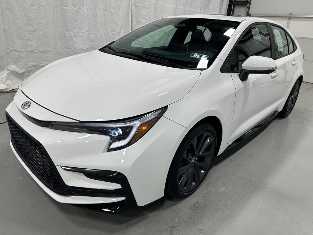 Used 2026 Toyota Corolla XSE FWD image 3