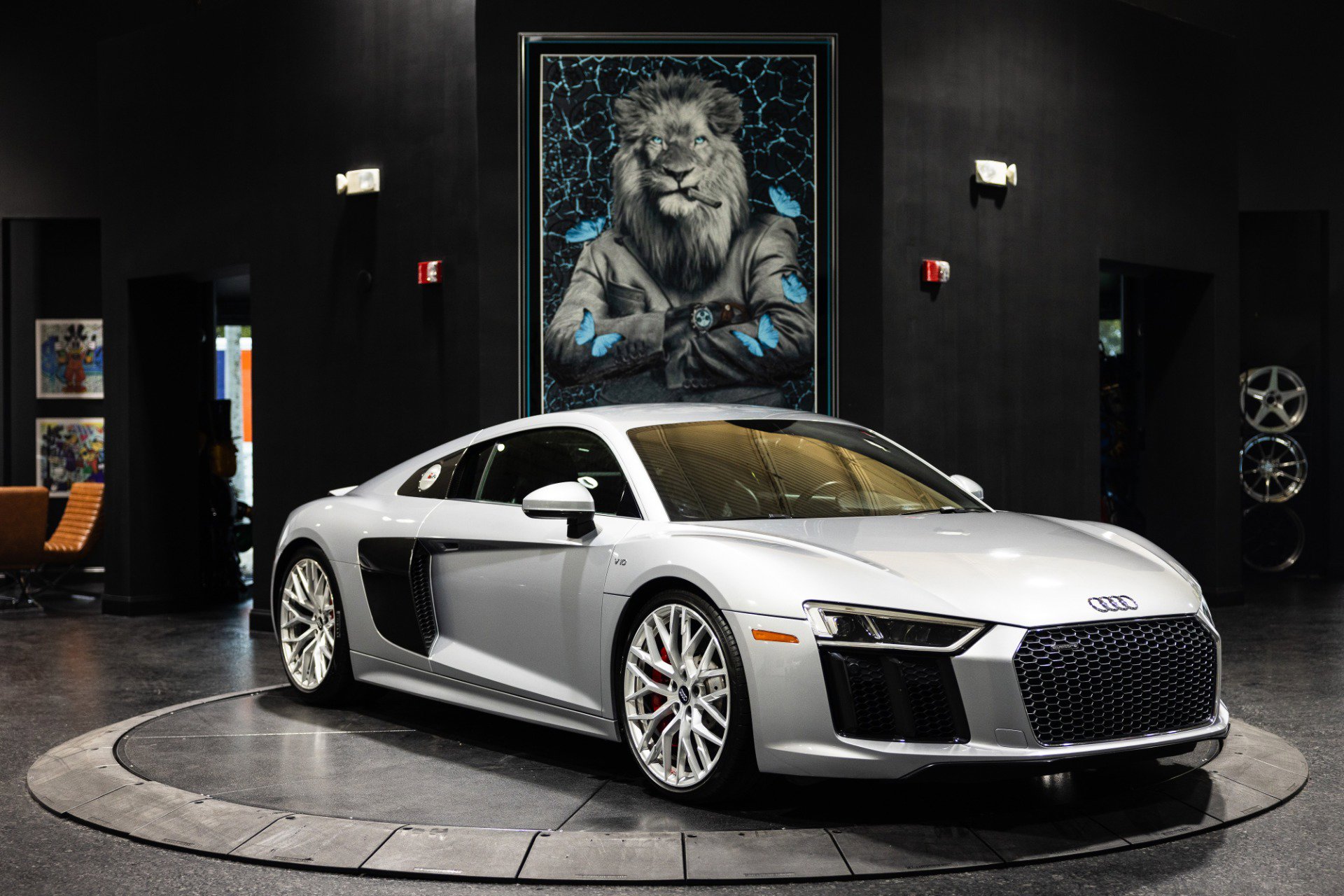 Used 2017 Audi R8 V10 w/ Carbon Exterior Package image 8