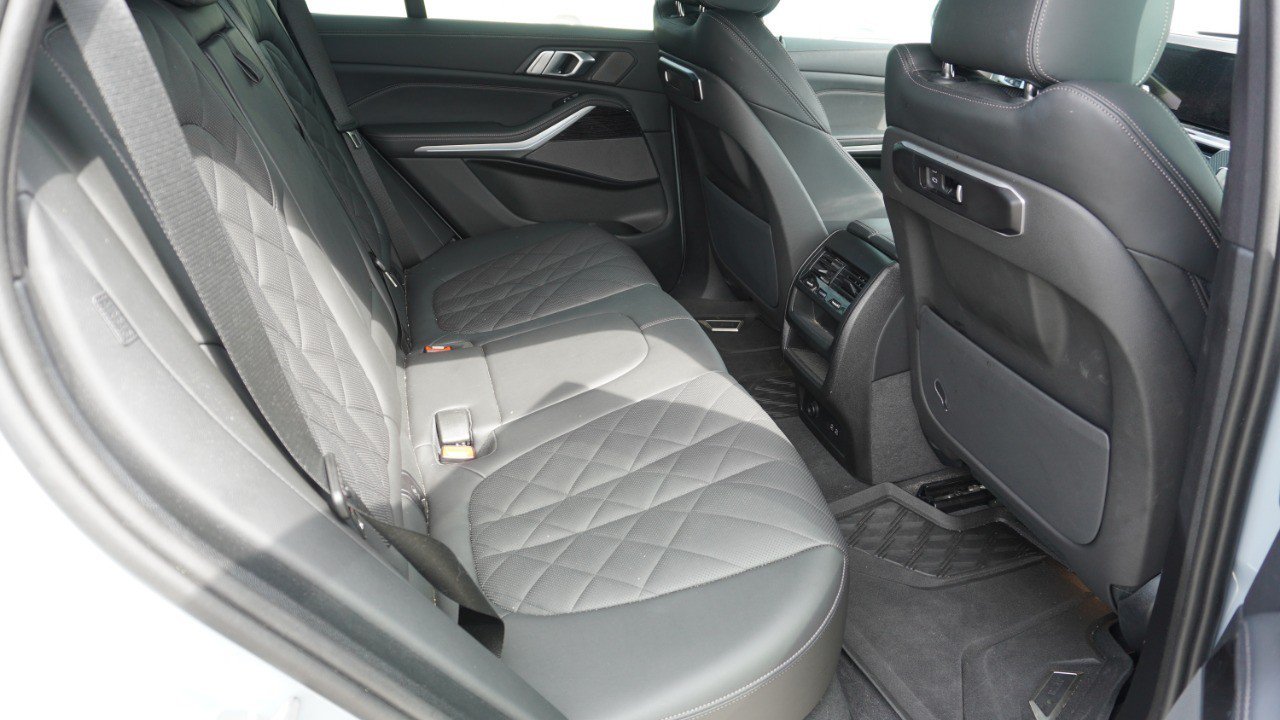 Used 2025 BMW X5 sDrive40i w/ M Sport Package RWD image 12