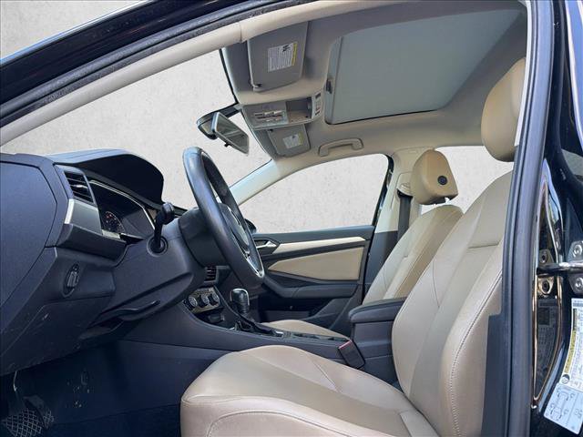 Used 2020 Volkswagen Jetta SE FWD image 12