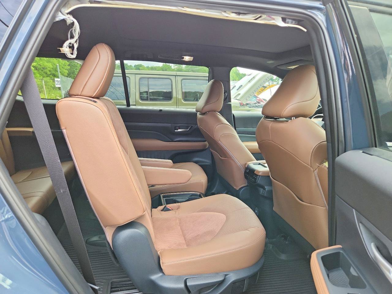 Used 2026 Toyota Grand Highlander AWD Hybrid image 9