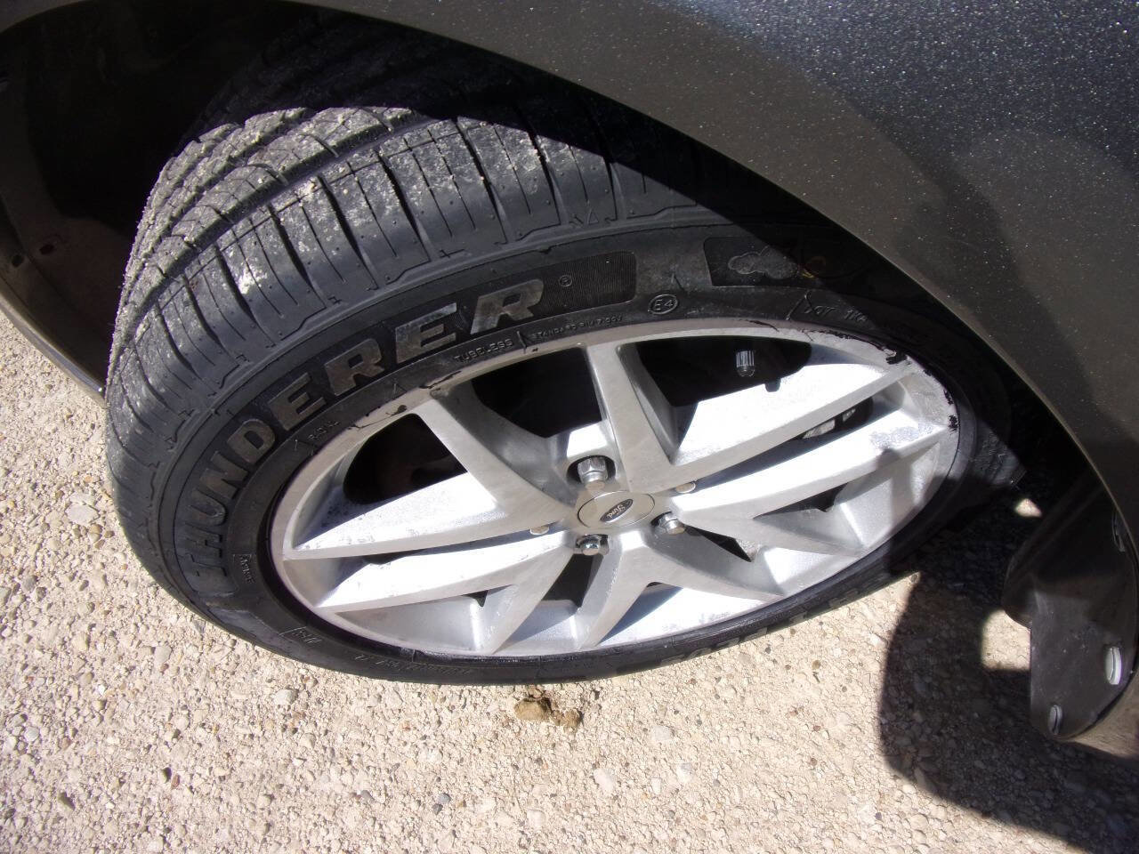 Used 2011 Ford Fusion SEL FWD image 4