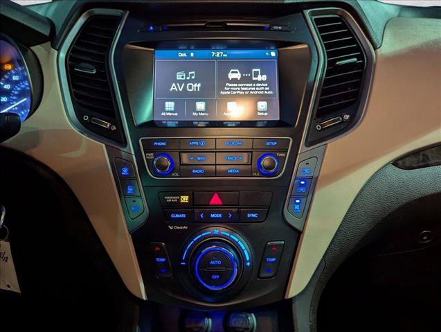 Used 2017 Hyundai Santa Fe SE image 14