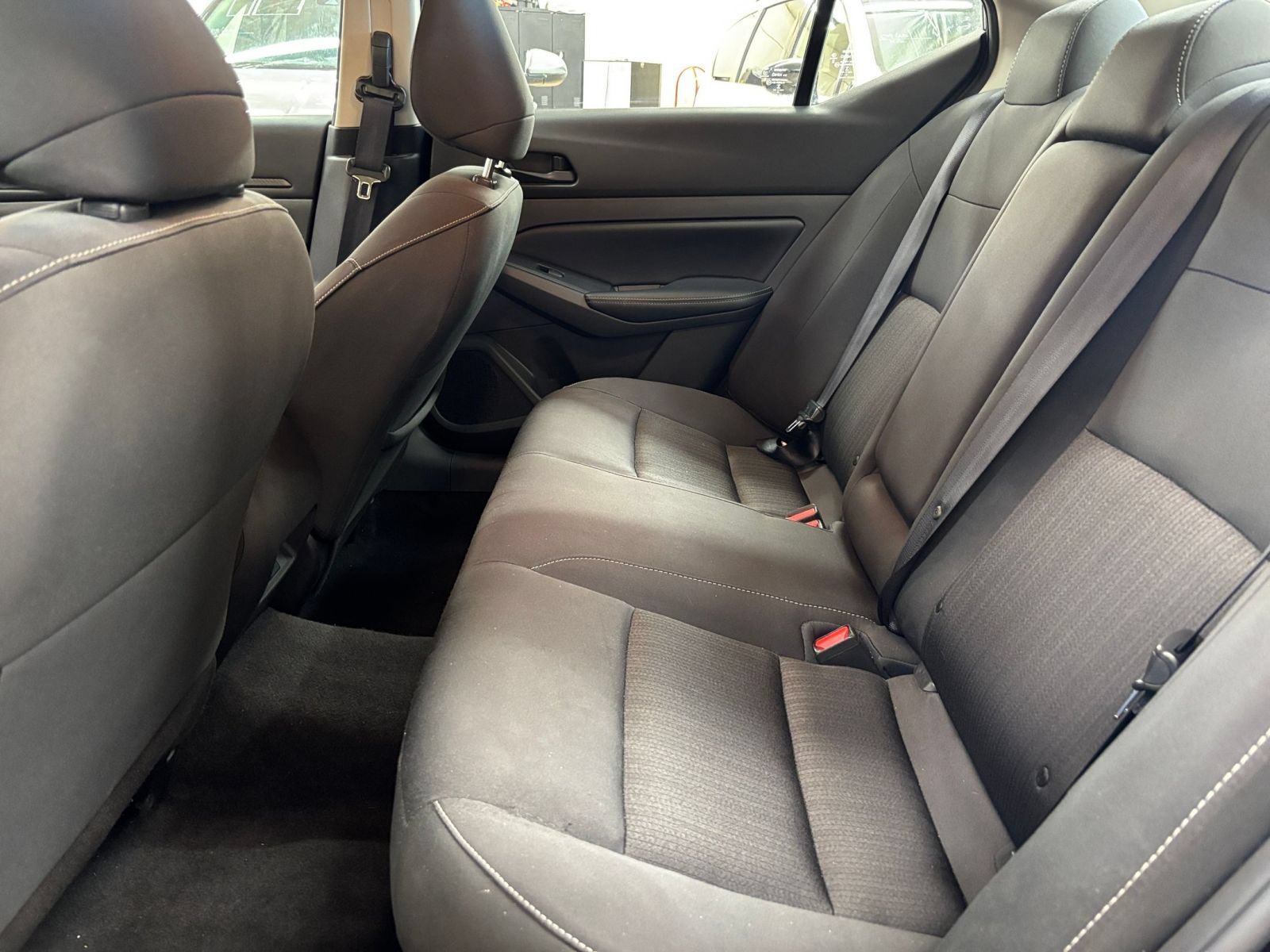 Used 2025 Nissan Altima 2.5 SV FWD image 25