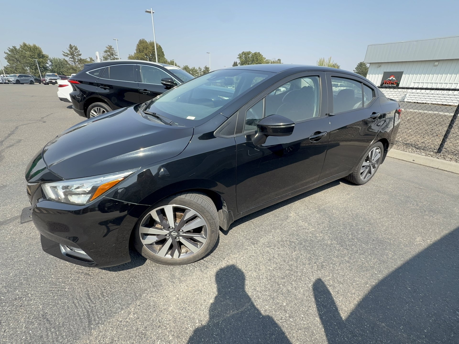 Used 2020 Nissan Versa SR FWD image 4