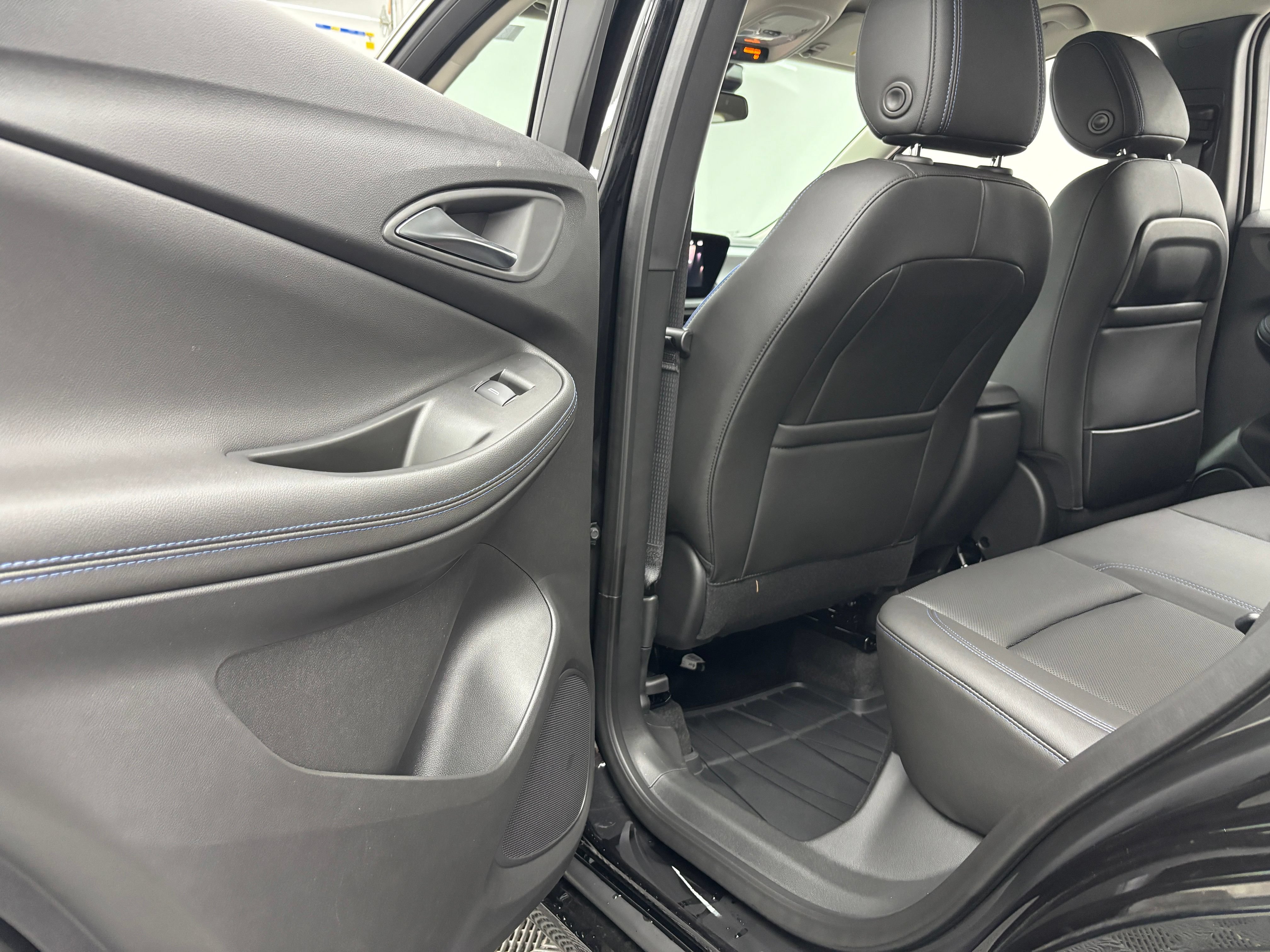 New 2026 Buick Encore GX Sport Touring w/ Advanced Technology Package FWD image 33