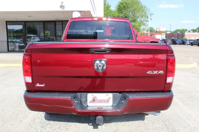 Used 2017 RAM 1500 Express AWD/4WD image 4