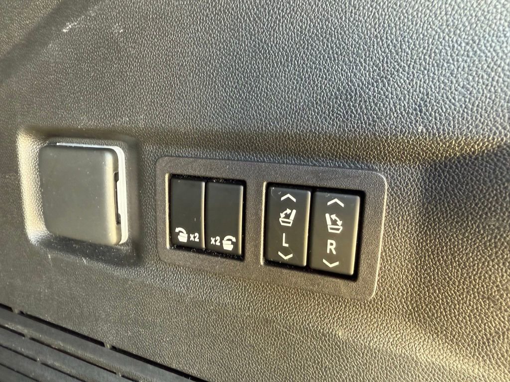 Used 2023 Chevrolet Tahoe Z71 w/ Off-Road Capability Package image 31