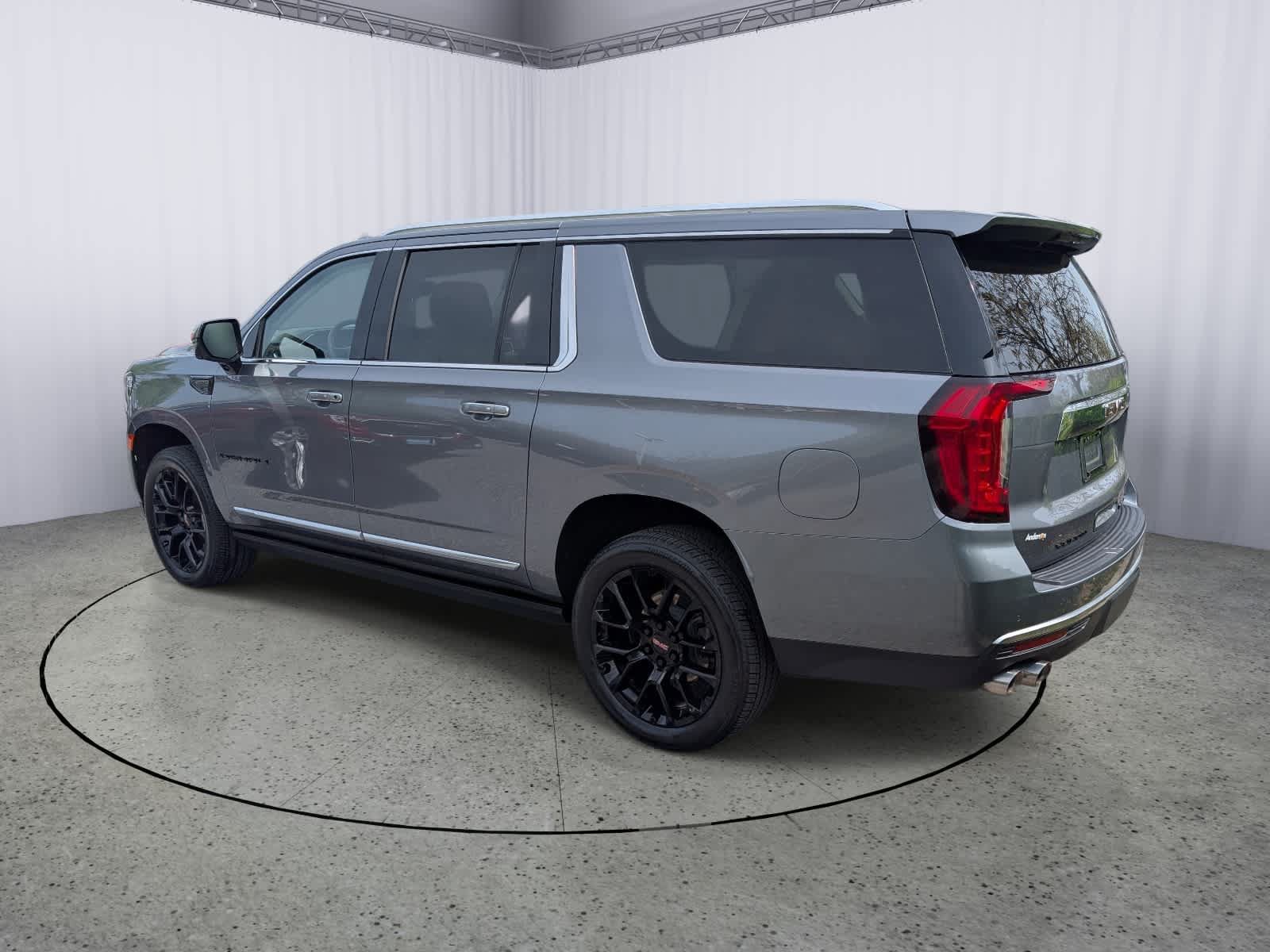 Used 2022 GMC Yukon XL Denali w/ Max Trailering Package AWD/4WD image 4