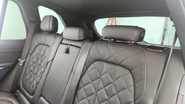 Used 2025 BMW X5 xDrive40i w/ M Sport Package image 31