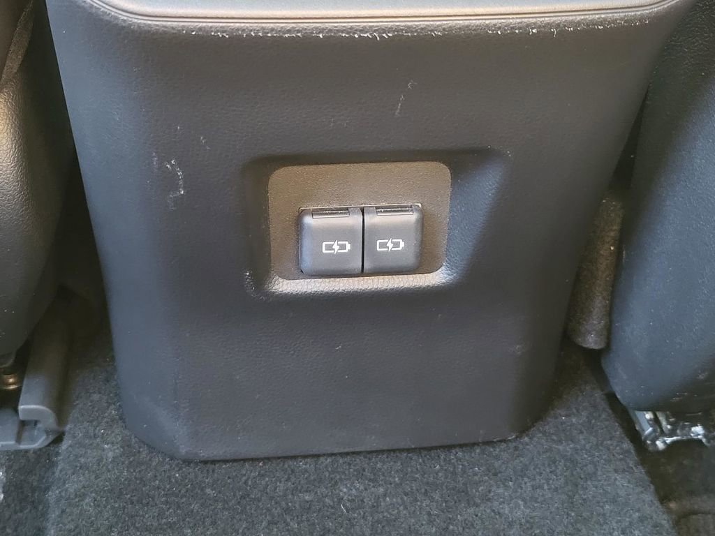 Used 2022 Toyota RAV4 XLE Premium image 16