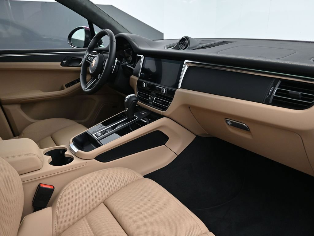 Certified 2026 Porsche Macan GTS image 14