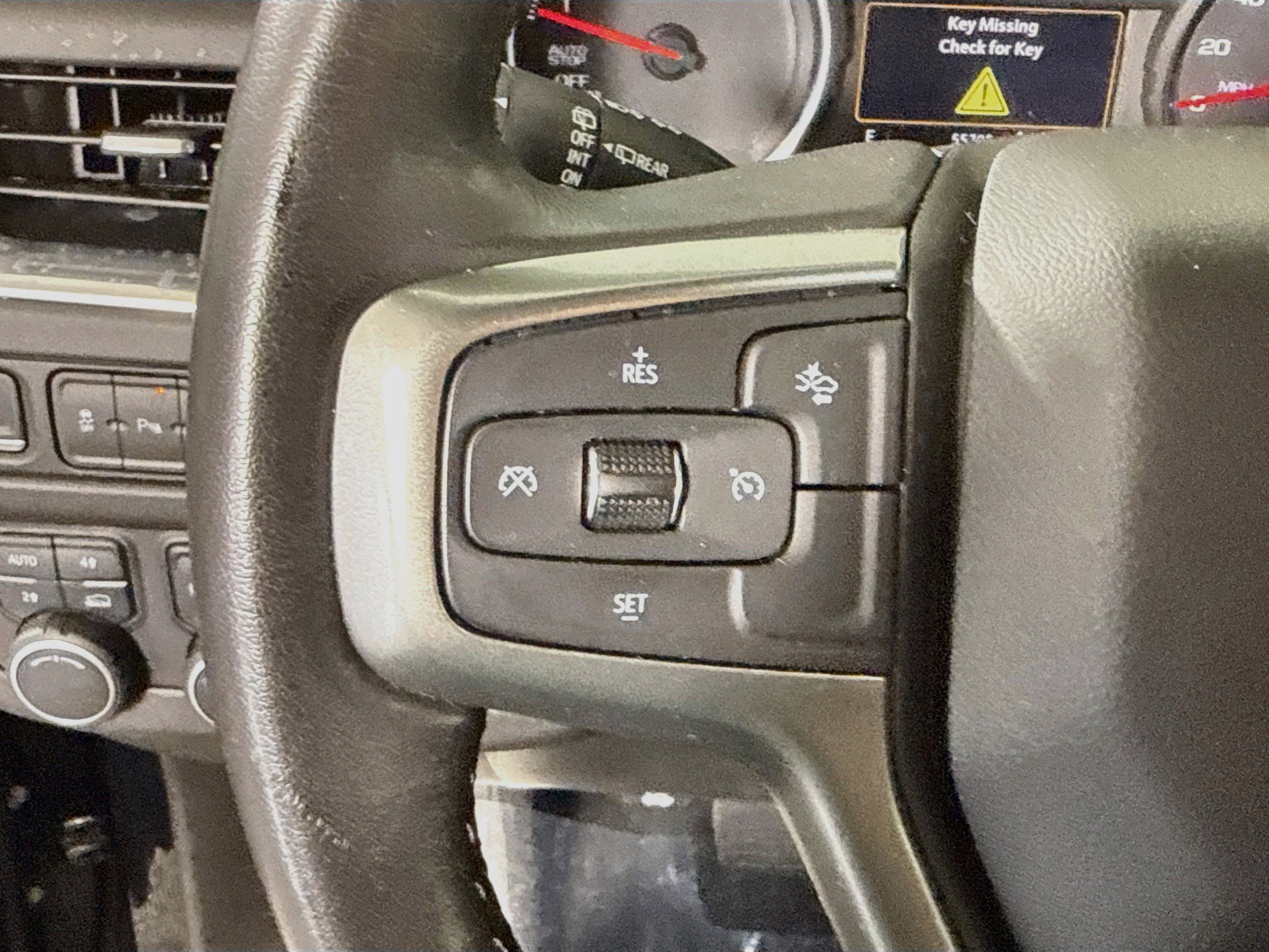 Used 2021 Chevrolet Suburban LS AWD/4WD image 14