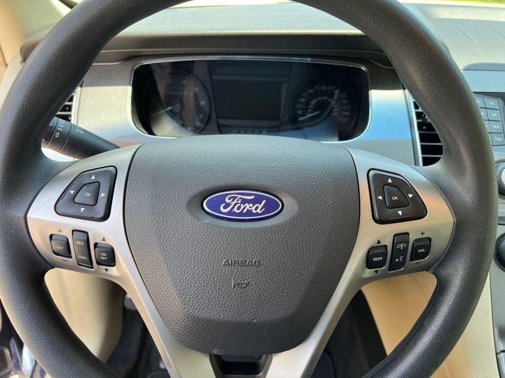 Used 2016 Ford Taurus SE FWD image 18
