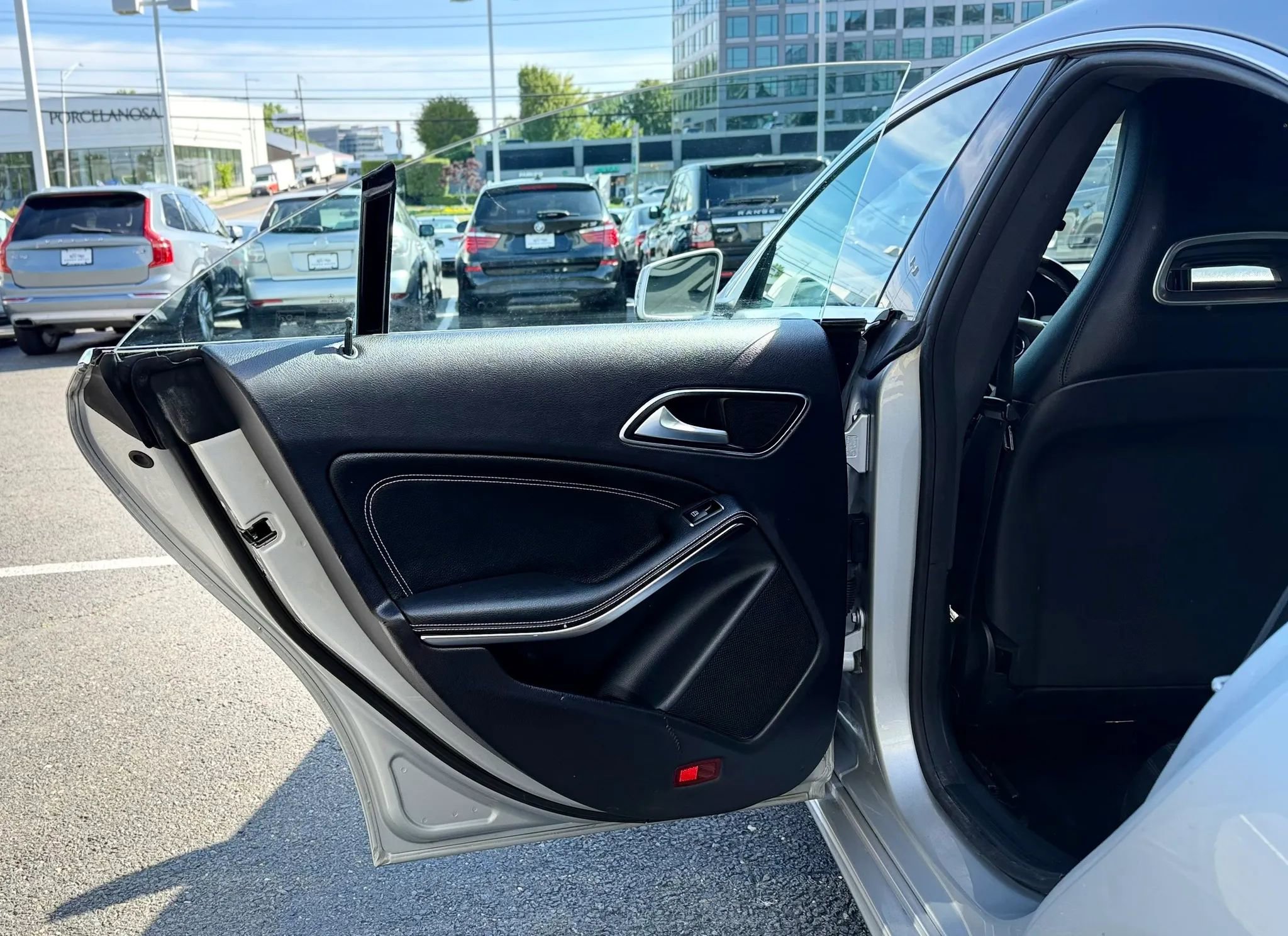 Used 2014 Mercedes-Benz CLA 250 image 26