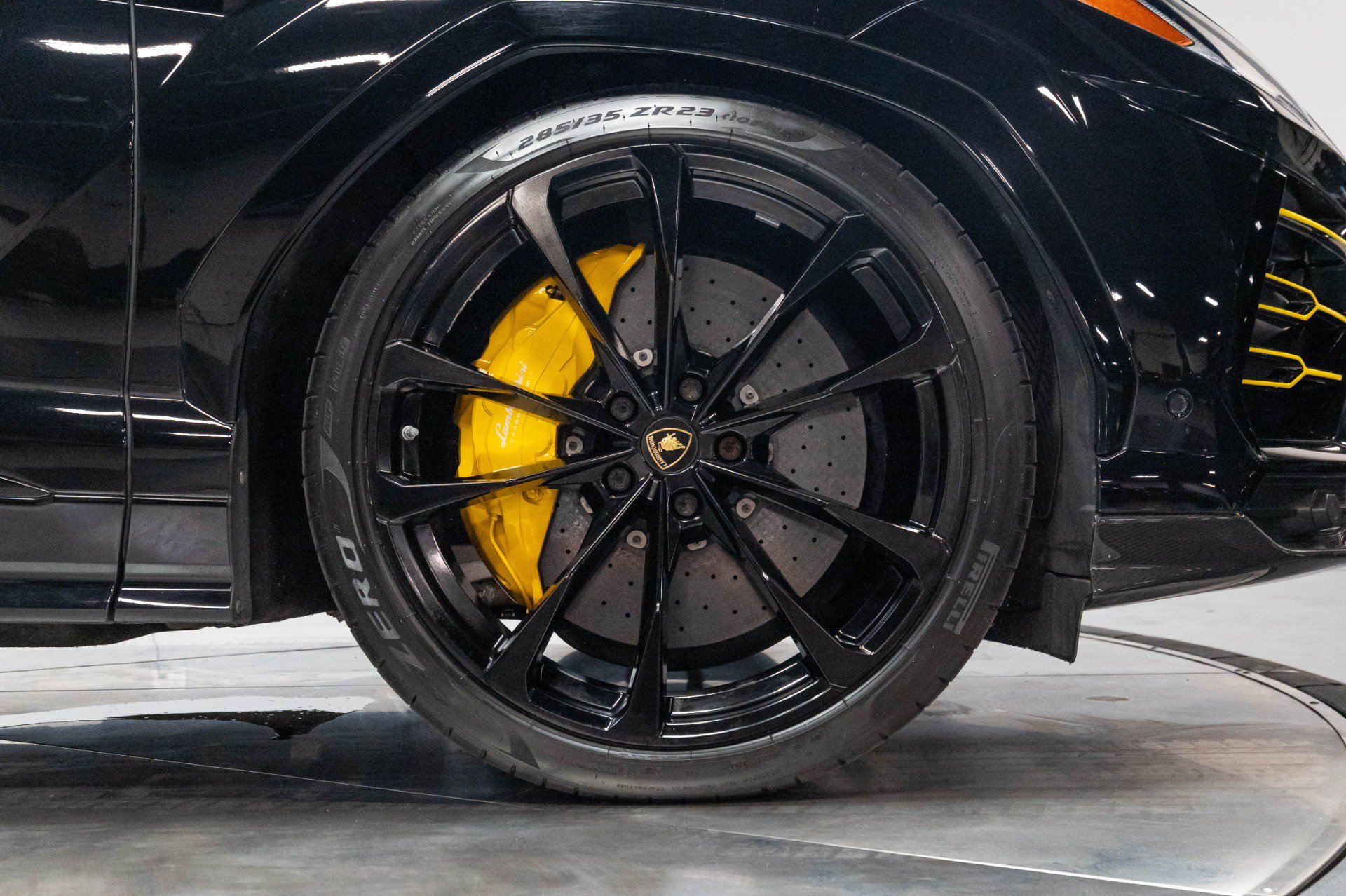 Used 2019 Lamborghini Urus AWD/4WD image 37
