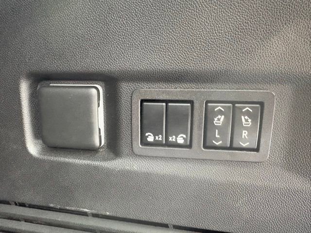 Certified 2023 GMC Yukon Denali image 8