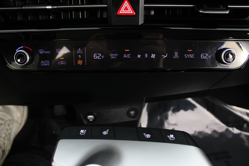 Used 2022 Kia EV6 Wind RWD image 6
