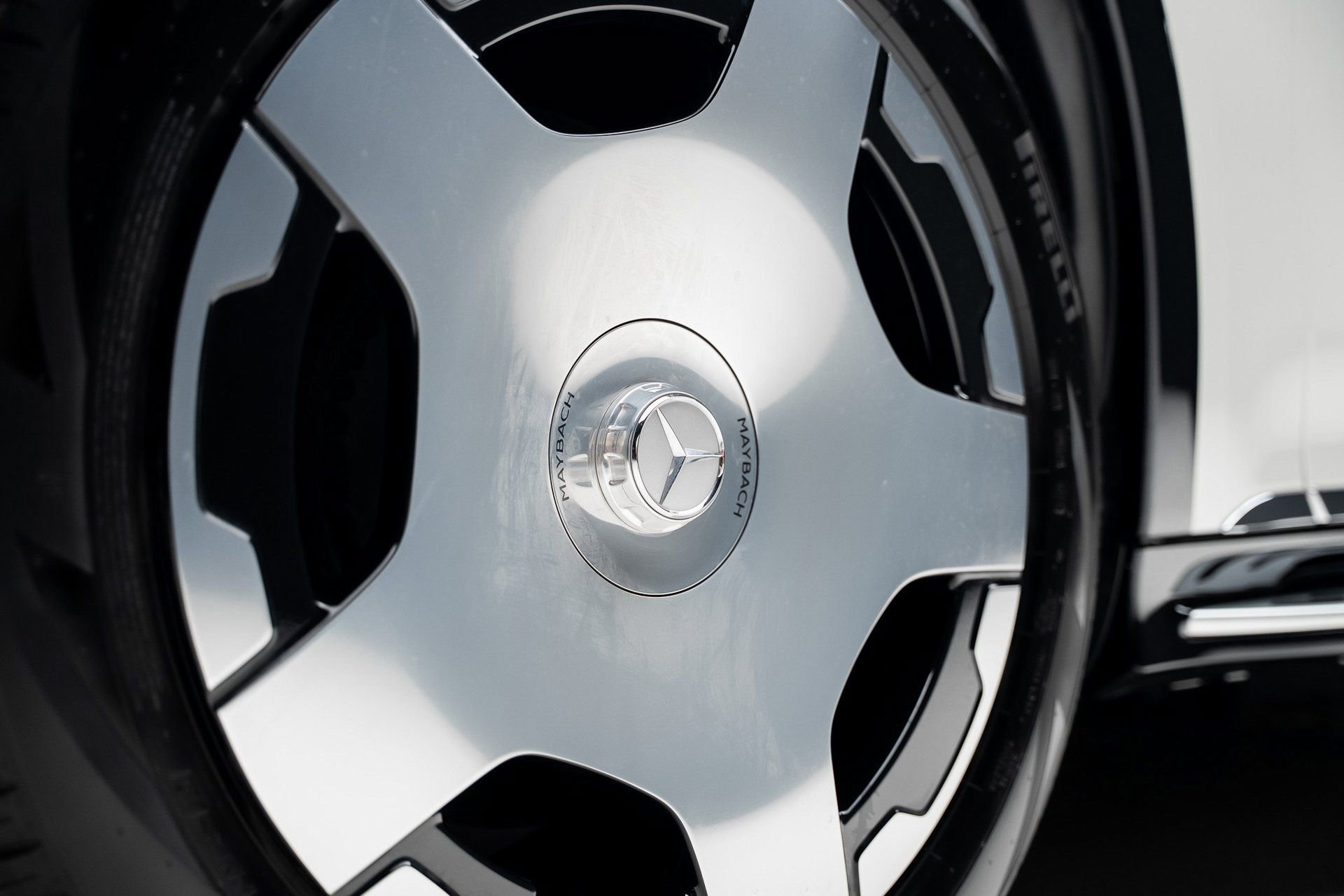 Used 2024 Mercedes-Benz Maybach EQS 680 4MATIC image 21