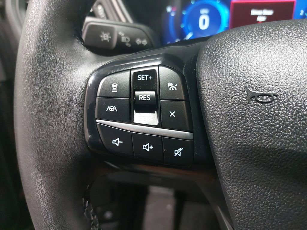 Used 2022 Ford Escape SEL w/ Technology Package image 17