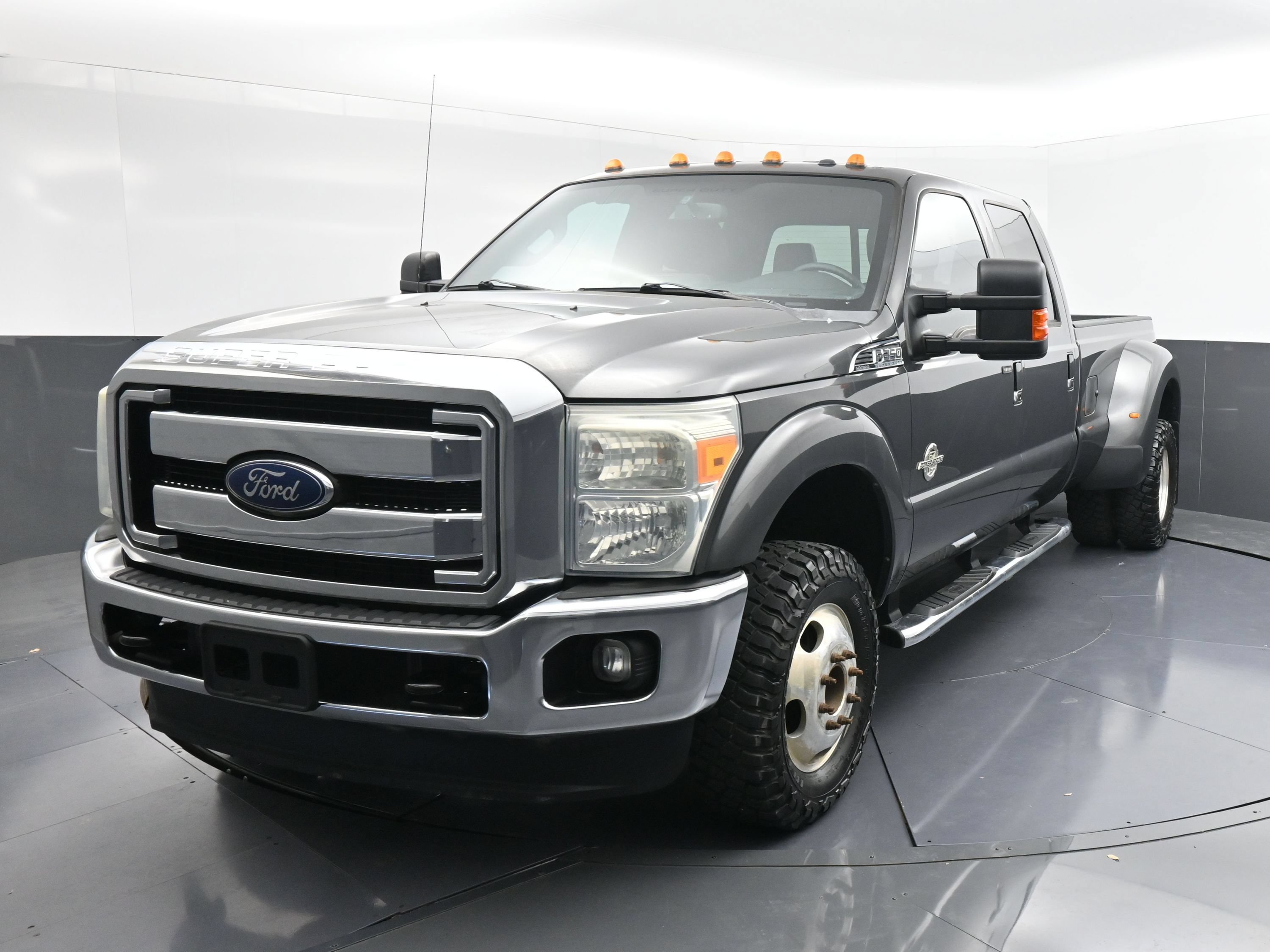 Used 2015 Ford F350 Lariat w/ Lariat Interior Package AWD/4WD image 4
