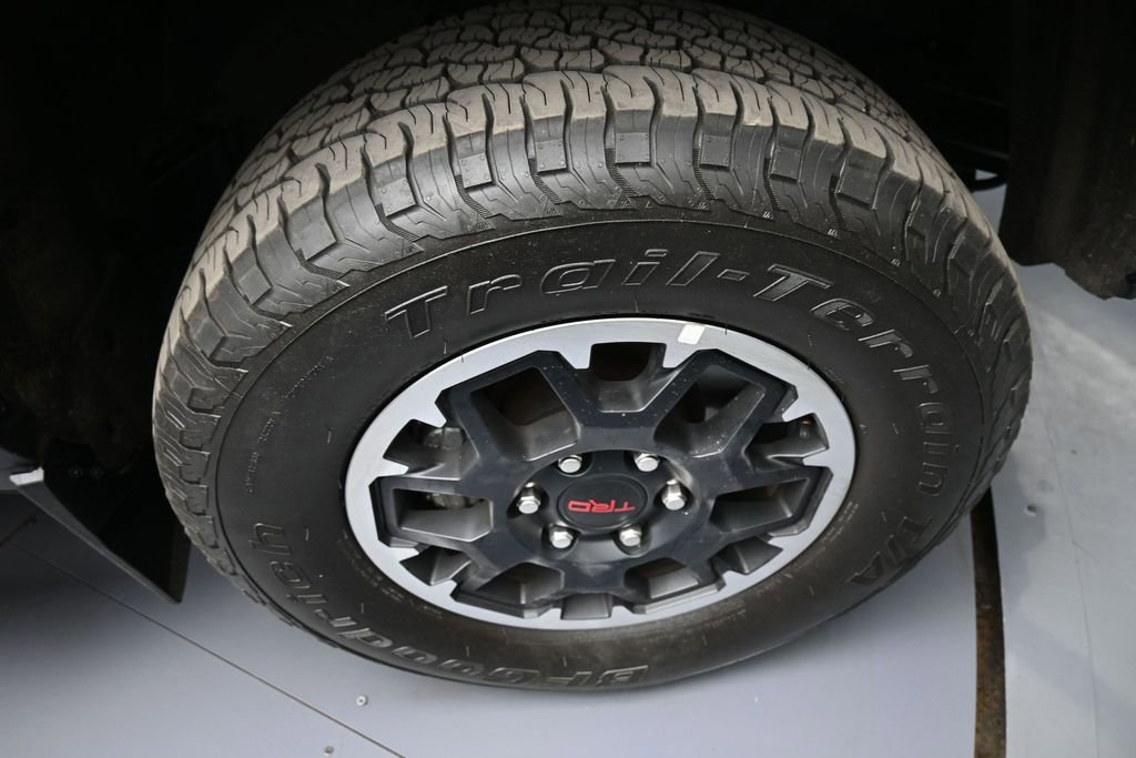 Certified 2024 Toyota Tacoma TRD Off-Road AWD/4WD image 13
