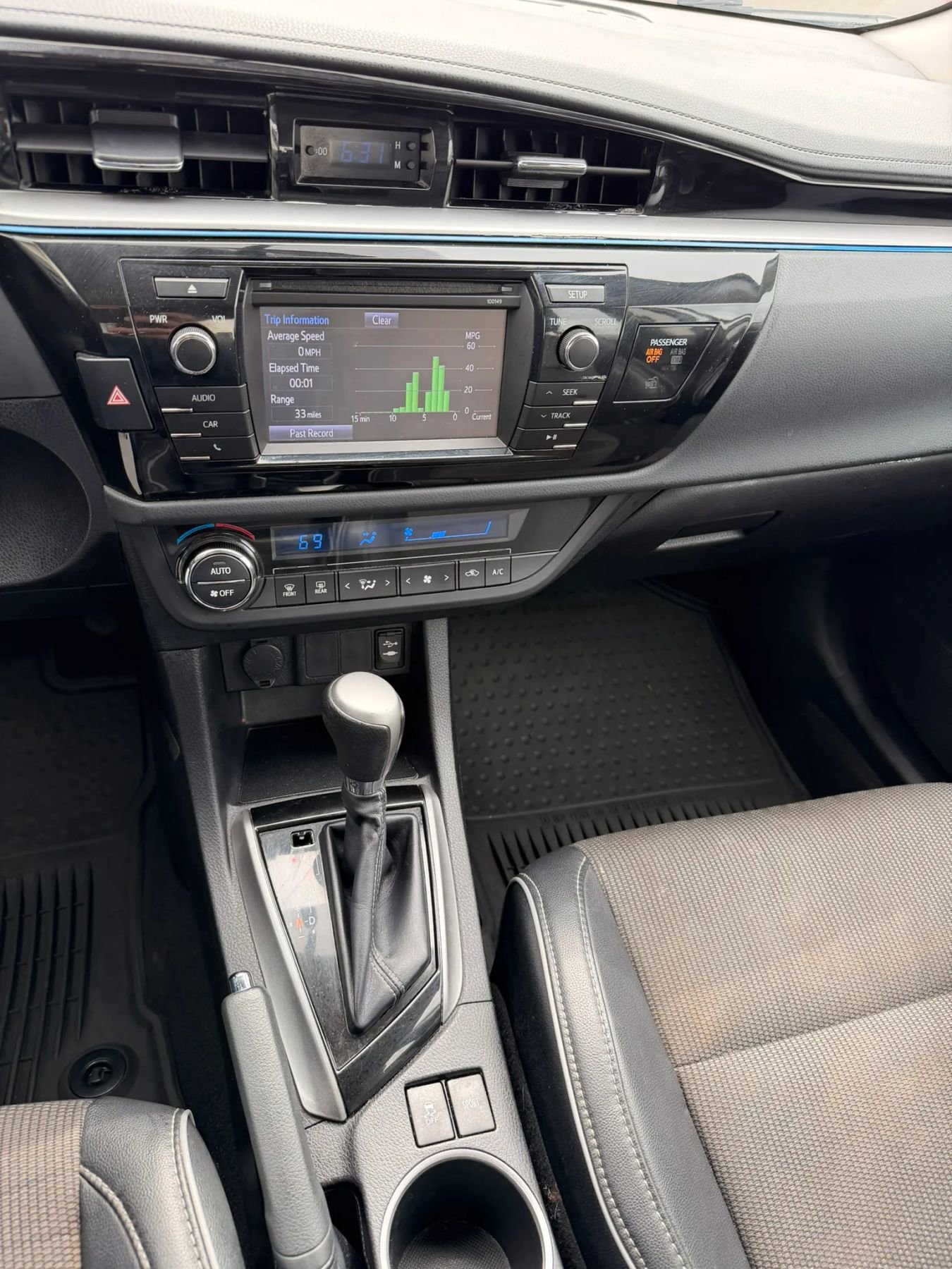 Used 2014 Toyota Corolla S image 41