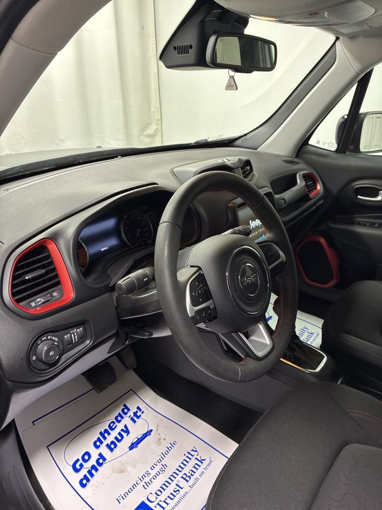 Used 2023 Jeep Renegade Trailhawk w/ Trailer Tow Group image 11