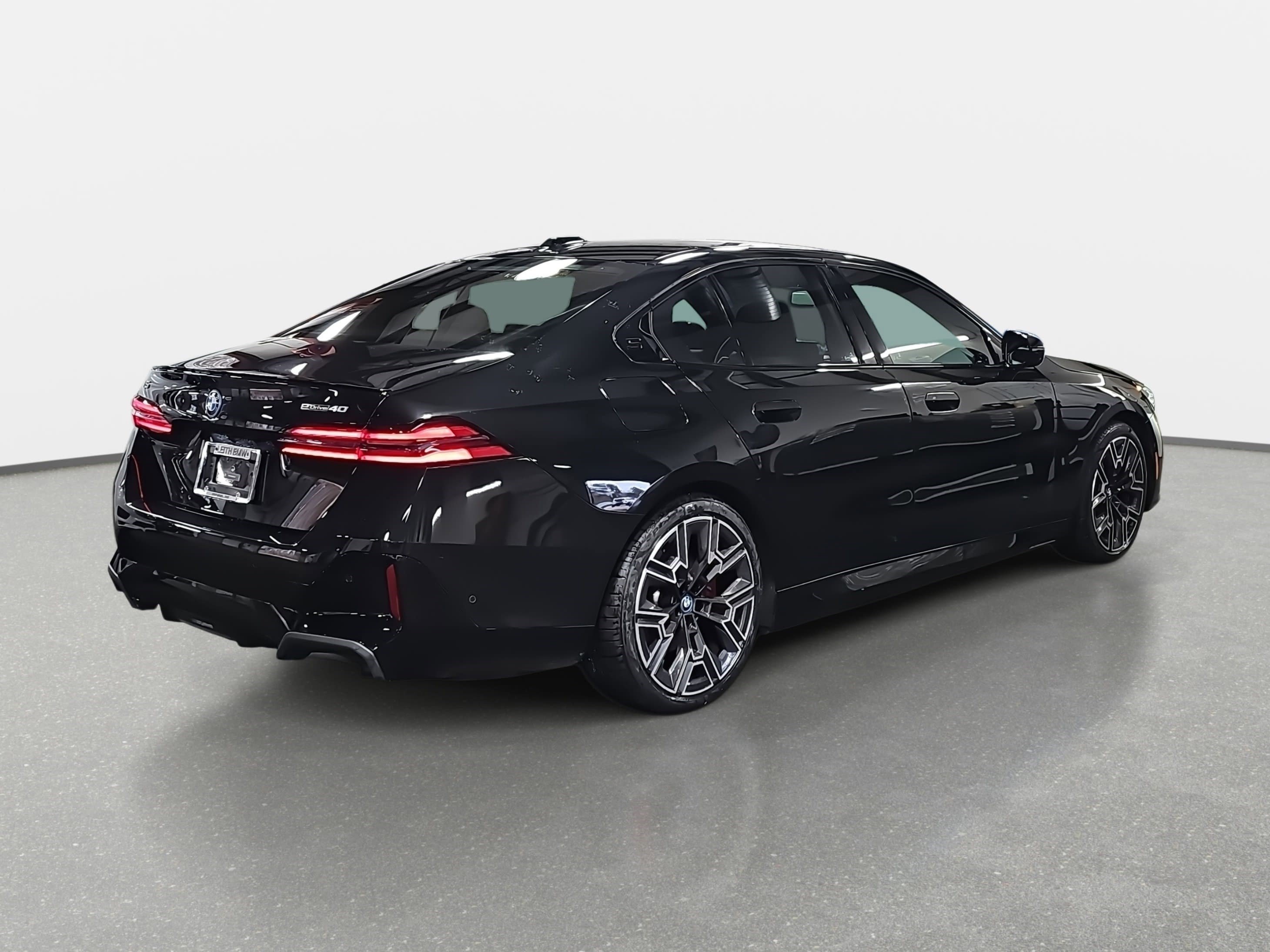 Certified 2025 BMW i5 eDrive40i w/ M Sport Package image 6