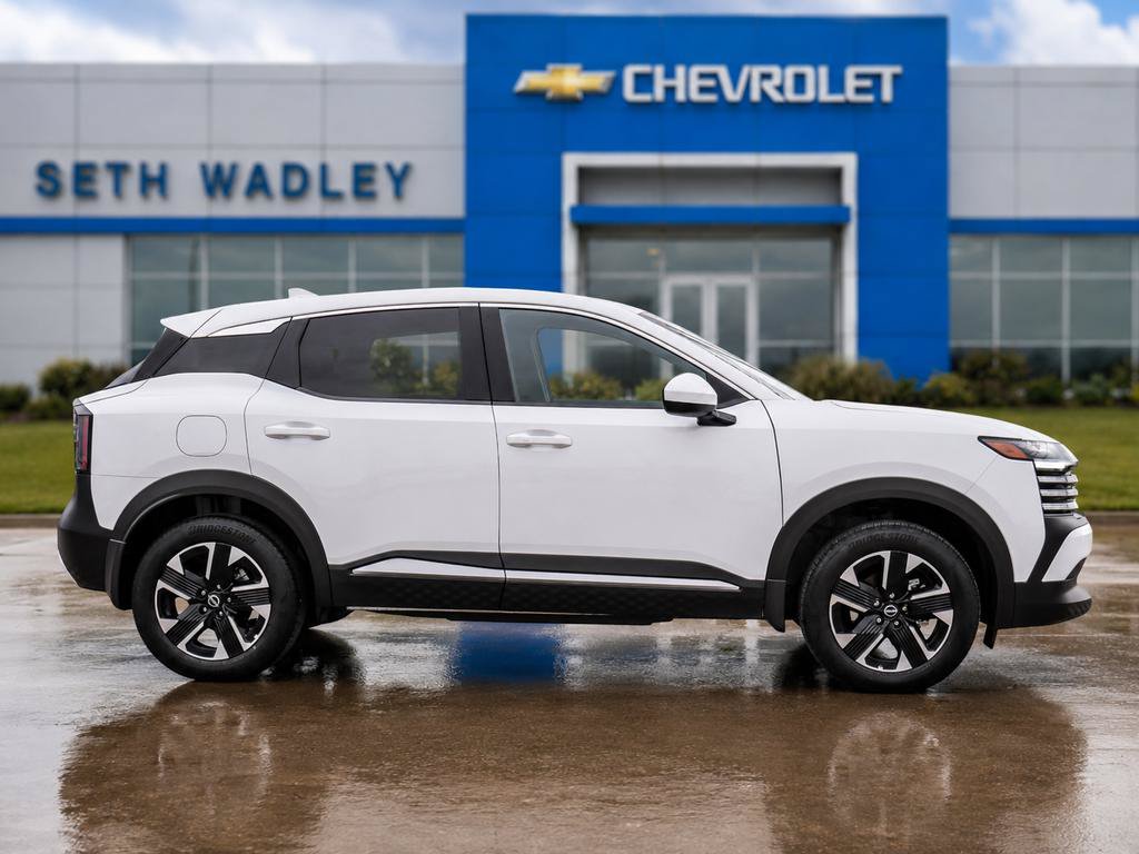 Used 2025 Nissan Kicks SV AWD/4WD image 8