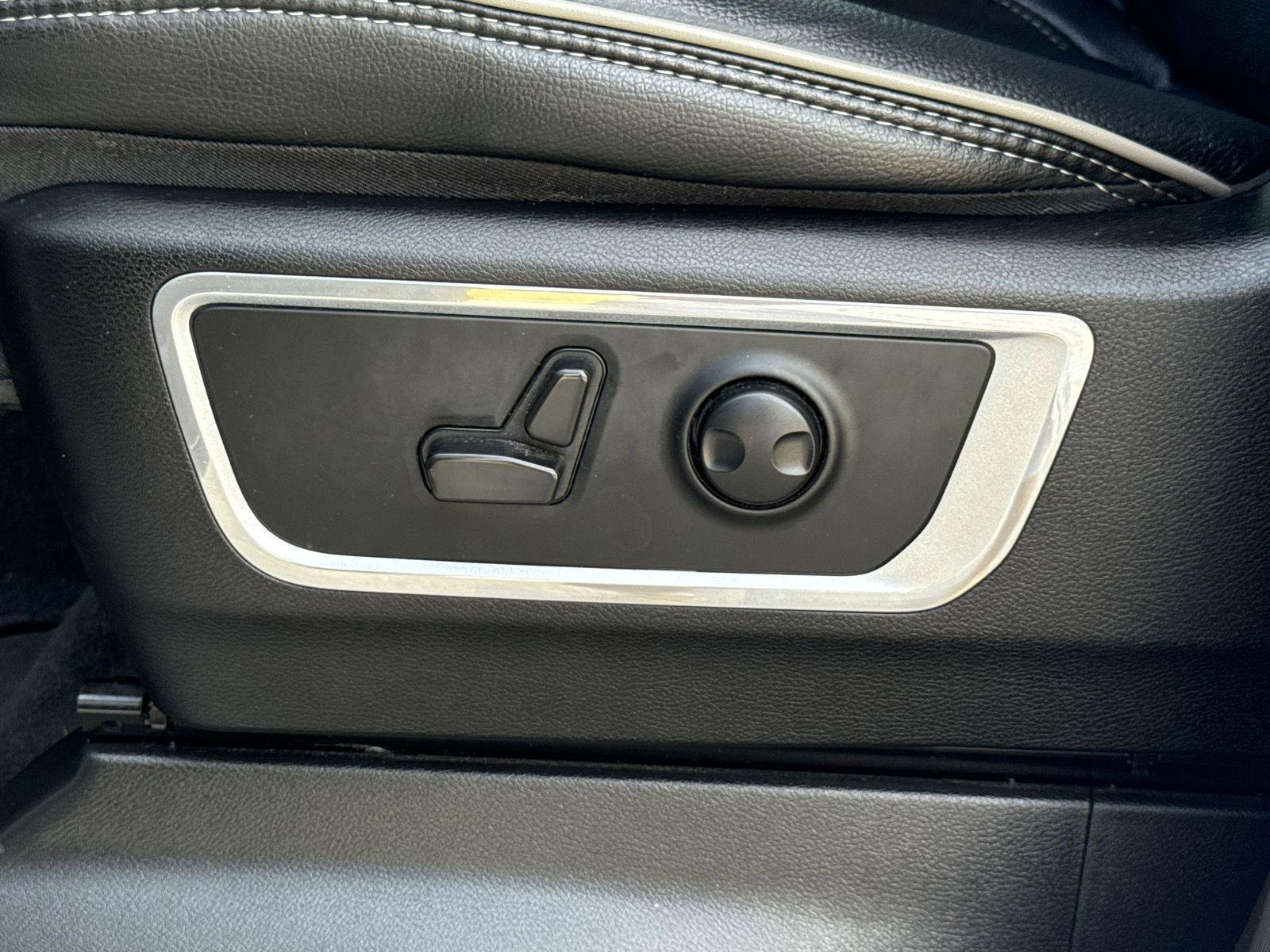 Used 2022 RAM 1500 Laramie w/ Sport Appearance Package image 19