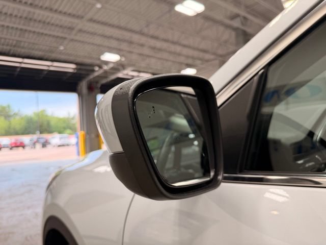 Used 2025 Ford Escape Platinum AWD/4WD image 13