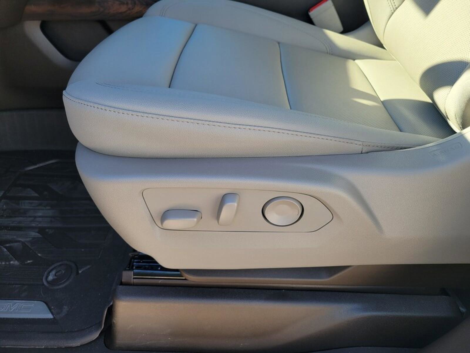 New 2026 GMC Sierra 1500 SLT image 25